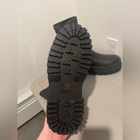 Platform boots - Picture 2 of 2